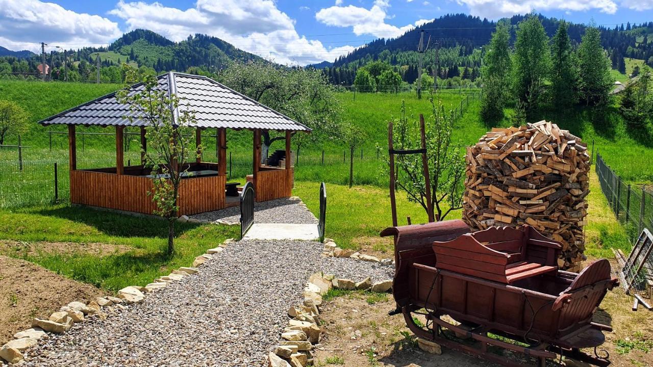Cabana Alesia, Relaxare La Poalele Raraului Câmpulung Moldovenesc Esterno foto