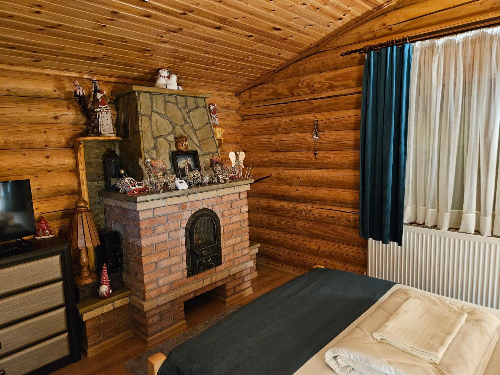 Cabana Alesia, Relaxare La Poalele Raraului Câmpulung Moldovenesc Esterno foto