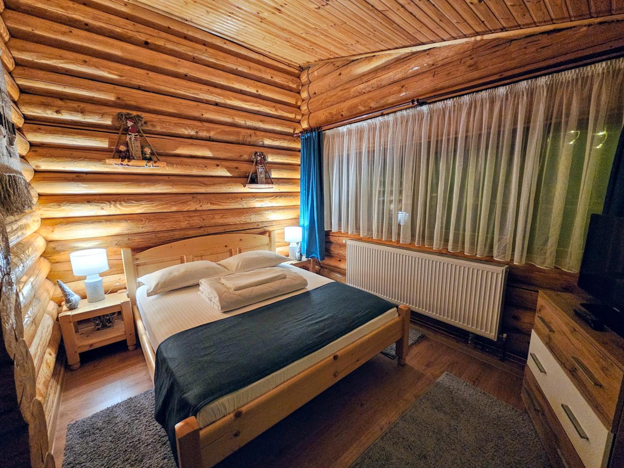 Cabana Alesia, Relaxare La Poalele Raraului Câmpulung Moldovenesc Esterno foto