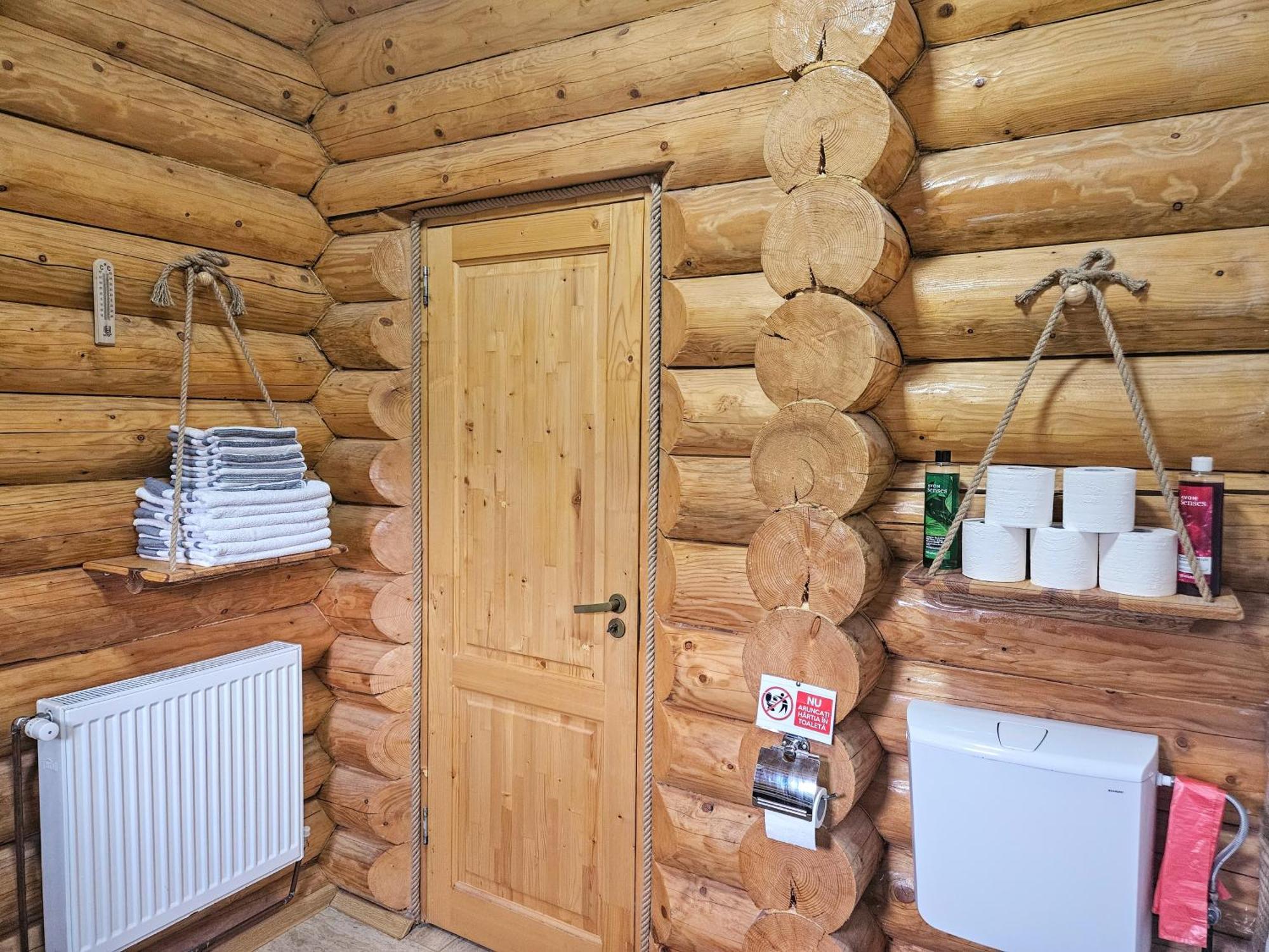 Cabana Alesia, Relaxare La Poalele Raraului Câmpulung Moldovenesc Esterno foto